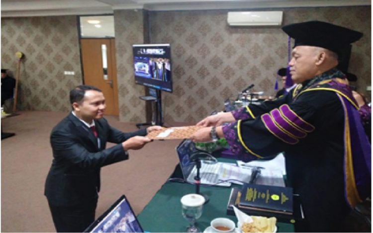 Slamet Sutrisno Raih Gelar Doktor, jadi Lulusan Terbaik Prodi Ilmu Manajemen Universitas Pakuan