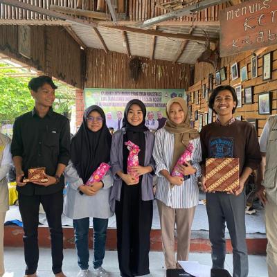 Pengabdian kepada masyarakat Literasi banten prodi IM