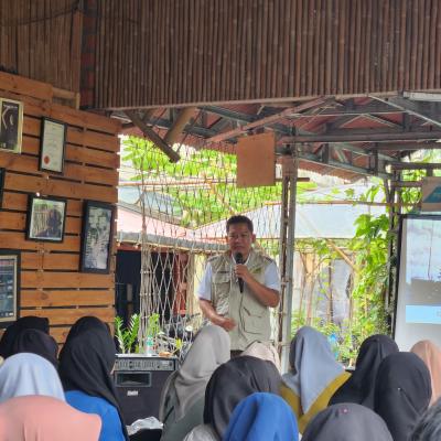 Pengabdian kepada masyarakat Literasi banten prodi IM